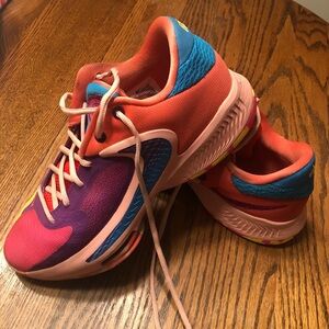 Nike Zoom Freak 4 size 9